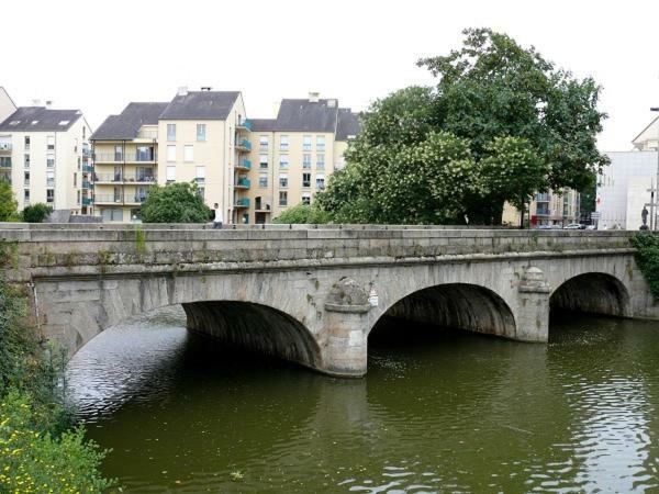 شقة Le Pont Neuf 61 Alençon المظهر الخارجي الصورة